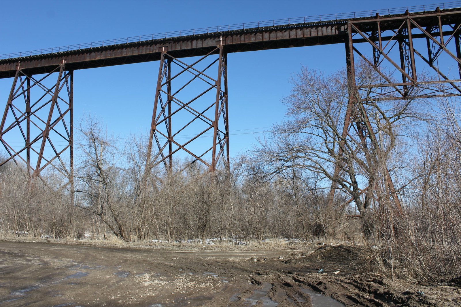 West approach adjacent to truss spans